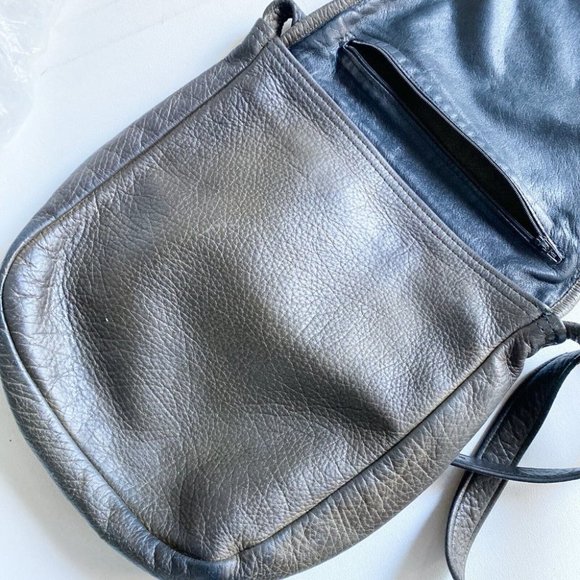 Vintage Dark Brown Leather Oval Unique Crossbody w Wood Detail - Picture 12 of 12